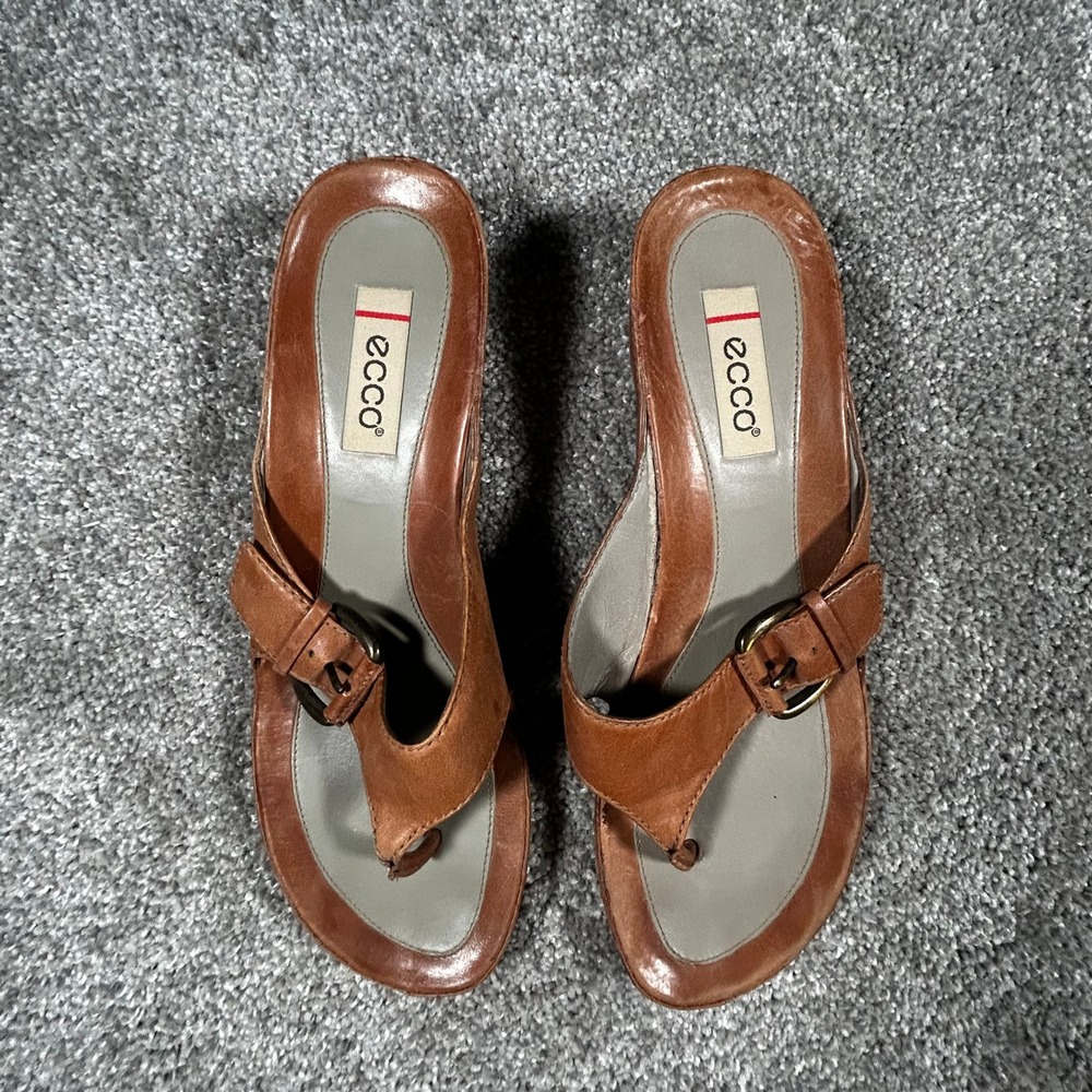 Ecco Womens Brown Leather Wedge Sandals Buckle Thong Slides Size 8 EU 39
